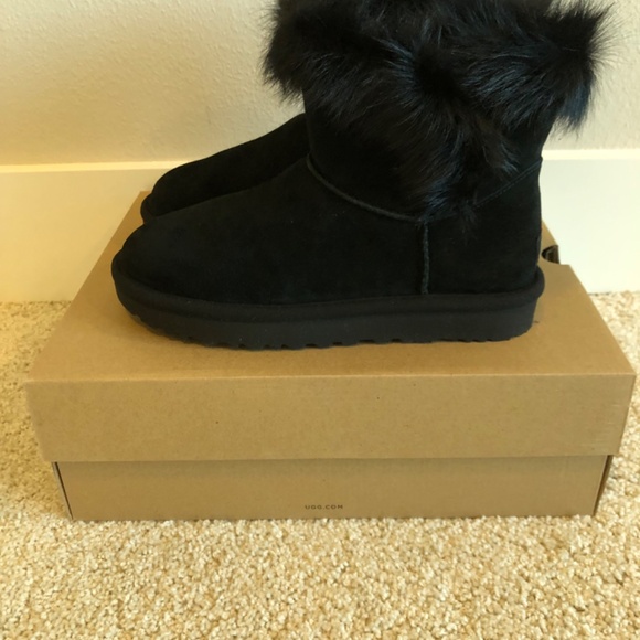 UGG BOOTS - Picture 3 of 11